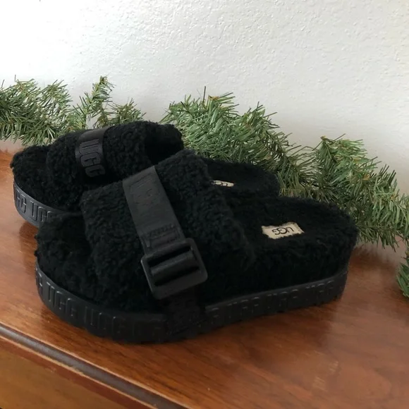 NWOT ugg fluffita slippers - Picture 2 of 6
